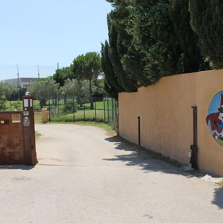 Hotel & Golf Ca La Caputxeta Castello  D'Empuries Eksteriør billede